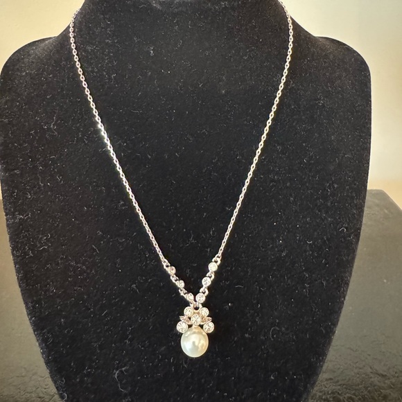 NWT Givenchy Faux Pearl & CZ Pendant Necklace - Picture 1 of 4